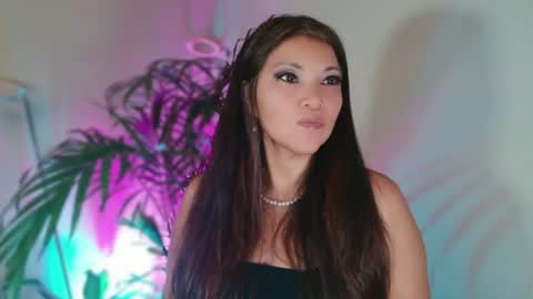 Snapshot of divinelynn chatting on 12, 7, 2026 DivineLynn online show from 12, 7, 2026