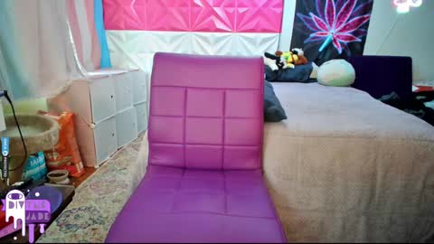 Snapshot of divynejade chatting on 4, 12, 2024 Jade Divyne online show from 4, 12, 2024