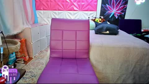 Snapshot of divynejade chatting on 4, 12, 2024 Jade Divyne online show from 4, 12, 2024