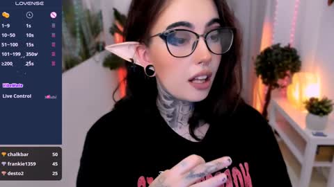 dixipixi_ online show from 9, 1, 2025