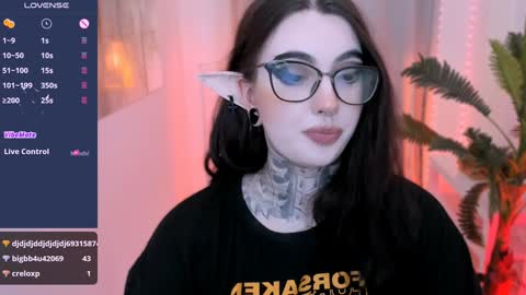 dixipixi_ online show from 23, 1, 2025