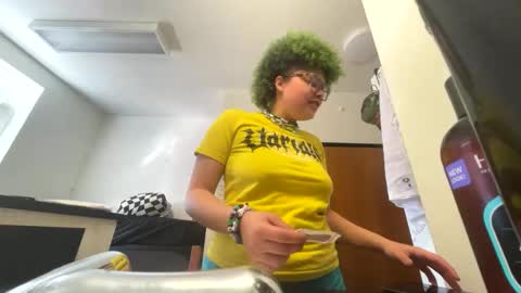 dizzinsweatyy online show from 24, 2, 2025