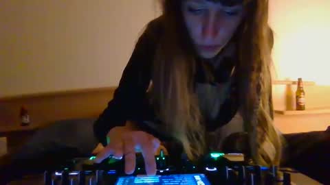 Djsmissb online show from 24, 2, 2025