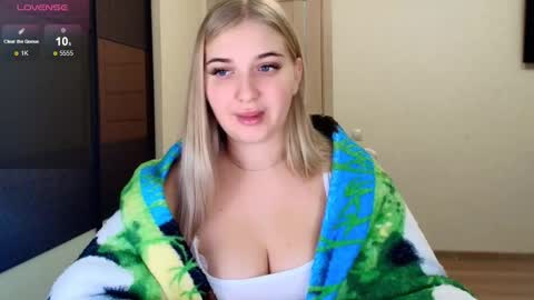 Snapshot of do_u_want_alice chatting on 24, 10, 2025 Alice online show from 24, 10, 2025