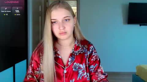 Snapshot of do_u_want_alice chatting on 9, 11, 2025 Alice online show from 9, 11, 2025