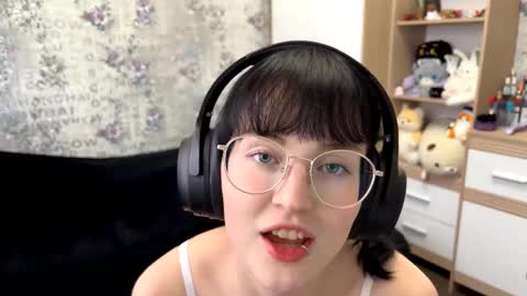 Annie PVT IS OPEN online show from 9, 9, 2025