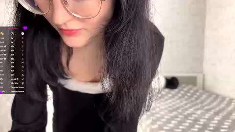 Annie PVT IS OPEN online show from 15, 10, 2025