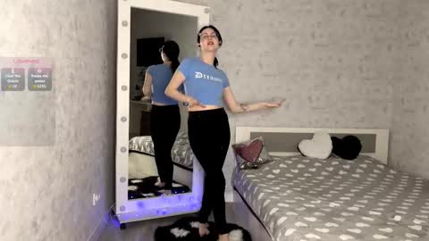 Annie PVT IS OPEN online show from 5, 11, 2025