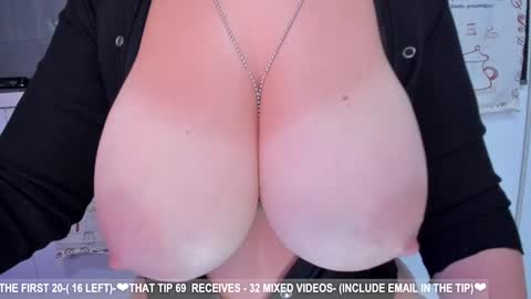 Snapshot of dolce4you69 chatting on 7, 1, 2025 Dea----IF YOU WANT TO SUPPORT ME -Purshase subscribtions scroll BIO THANK YOU LOVE - online show from 7, 1, 2025