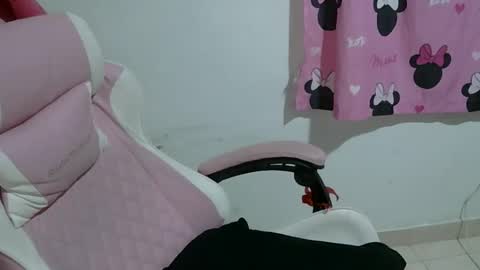 Snapshot of doll78latin chatting on 19, 2, 2026 doll78latin online show from 19, 2, 2026