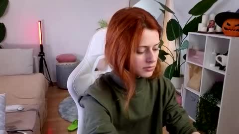 Snapshot of doll_lesli chatting on 19, 10, 2025 Your doll Lesli online show from 19, 10, 2025