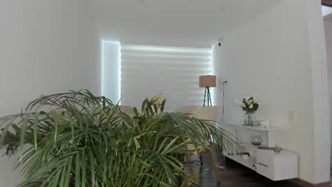 Snapshot of doll_oriana chatting on 16, 6, 2026 doll_oriana online show from 16, 6, 2026