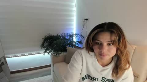 Snapshot of doll_oriana chatting on 24, 7, 2026 doll_oriana online show from 24, 7, 2026