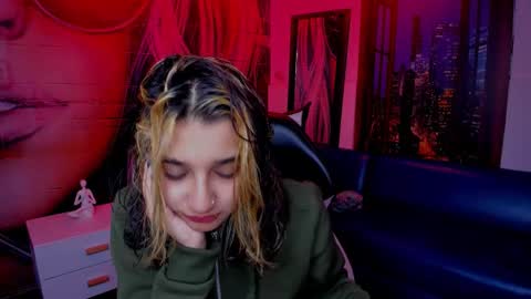 Dolly pocket online show from 3, 3, 2026