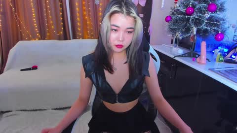 Snapshot of dollyiaa chatting on 7, 1, 2025 Dollya online show from 7, 1, 2025
