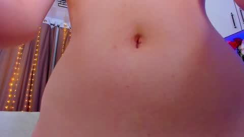 Snapshot of dollyiaa chatting on 8, 2, 2025 Dollya online show from 8, 2, 2025