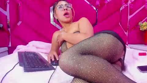 dollyjuicy1 online show from 20, 12, 2024