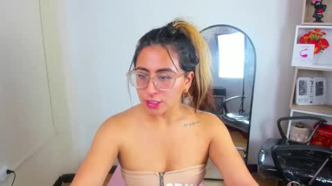 dollyjuicy1 online show from 26, 2, 2025