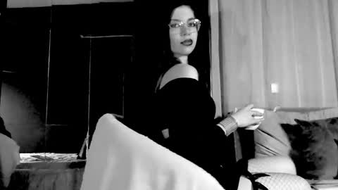 Dolores Sage online show from 8, 4, 2026