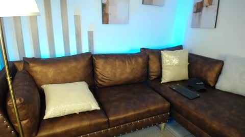 Snapshot of domboy_ chatting on 1, 6, 2026 domboy online show from 1, 6, 2026