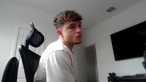 Snapshot of domd3 chatting on 27, 10, 2025 Dom online show from 27, 10, 2025