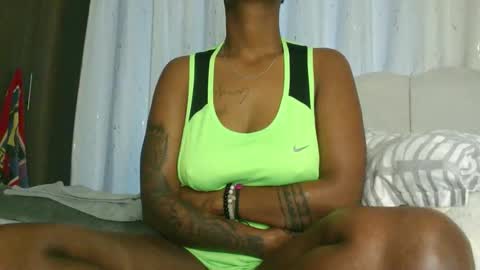 Snapshot of domecesy chatting on 23, 10, 2025 Amarie noels online show from 23, 10, 2025