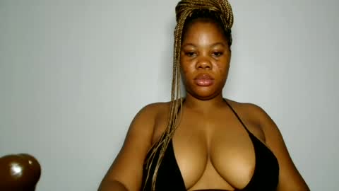 Snapshot of domina_veloura27 chatting on 4, 7, 2026 laura online show from 4, 7, 2026