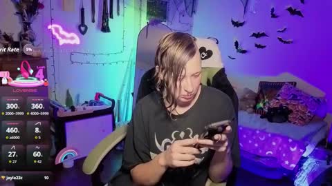 Bigbearnbunnyboy online show from 17, 12, 2025