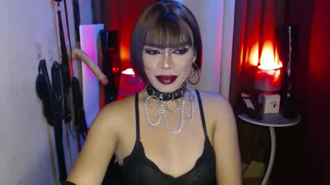 Snapshot of dominantrix_diannaxxx chatting on 20, 9, 2025 diana online show from 20, 9, 2025