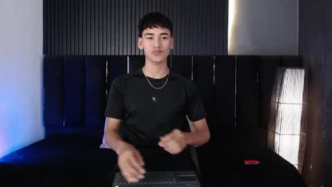 Dominic online show from 15, 4, 2026