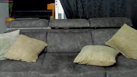 SANTI  independent model online show from 19, 2, 2025