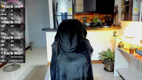 SANTI  independent model online show from 26, 9, 2025