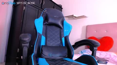   online show from 8, 12, 2024