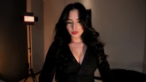 Snapshot of dominiquevega_ chatting on 23, 10, 2025 Dominique online show from 23, 10, 2025