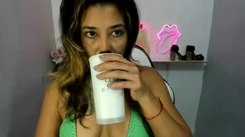 dona_tella online show from 23, 6, 2026