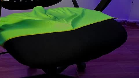 Donat Independent Model online show from 24, 1, 2025