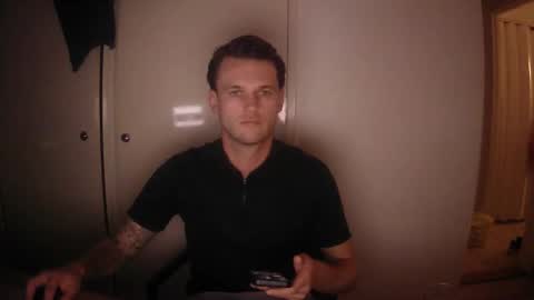 Snapshot of donn053 chatting on 12, 9, 2025 Papi online show from 12, 9, 2025