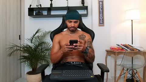 Snapshot of donn_cruz chatting on 12, 4, 2026 Victor online show from 12, 4, 2026