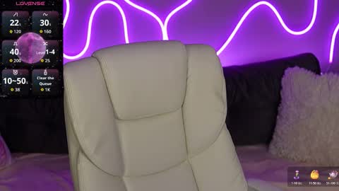 Snapshot of donnalust chatting on 2, 11, 2025 DONNA online show from 2, 11, 2025