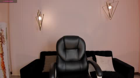  Donna Stonne  online show from 4, 1, 2025