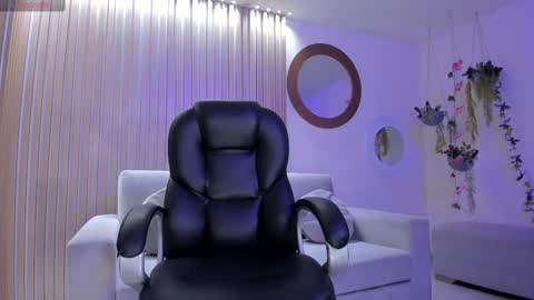  Donna Stonne  online show from 3, 10, 2025