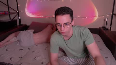 Snapshot of dontknowloool chatting on 28, 2, 2025 EliotKenny online show from 28, 2, 2025