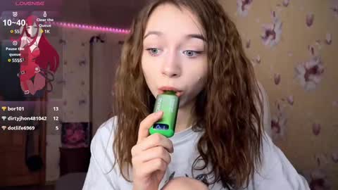 Nicole online show from 11, 2, 2025