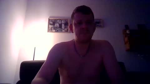 Snapshot of dony83mv chatting on 4, 1, 2025 dony83mv online show from 4, 1, 2025