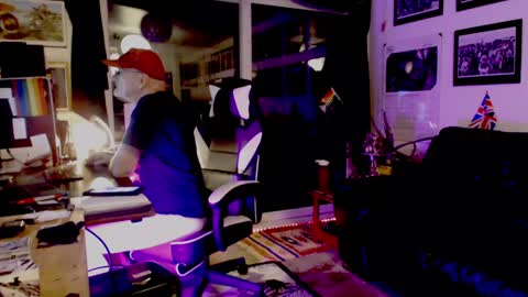 Snapshot of dopeleaf2 chatting on 8, 12, 2024 dopeleaf2 online show from 8, 12, 2024