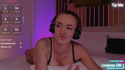 Snapshot of dora_banks chatting on 1, 10, 2025 Dora online show from 1, 10, 2025