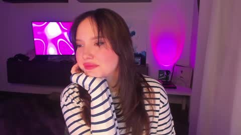 Dora Charmer online show from 23, 5, 2026