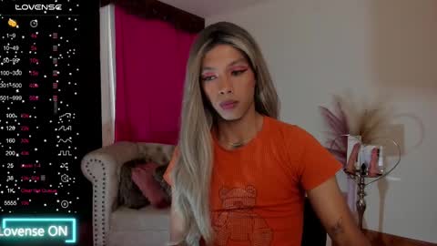 Nicolle online show from 5, 3, 2025