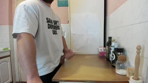 Snapshot of doriancretu95 chatting on 2, 1, 2025 menu below online show from 2, 1, 2025