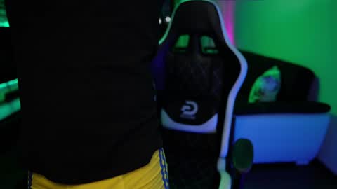 Dorian Reyes online show from 7, 2, 2025